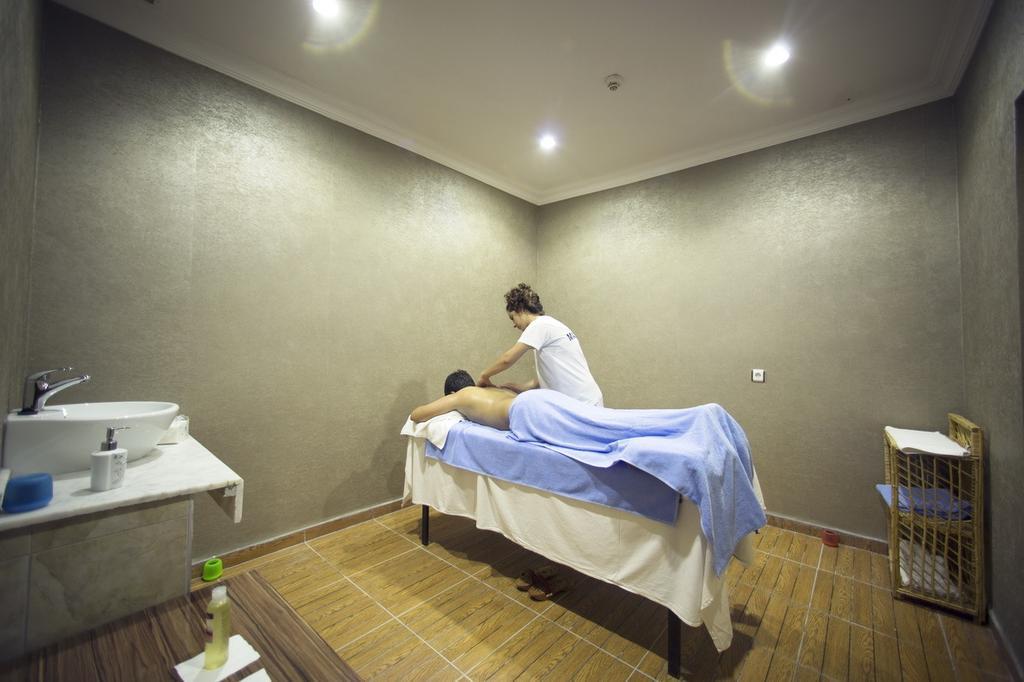 Le Monde & 4* Dikili