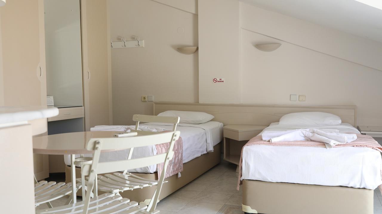 Club Atrium & Hotel 3*