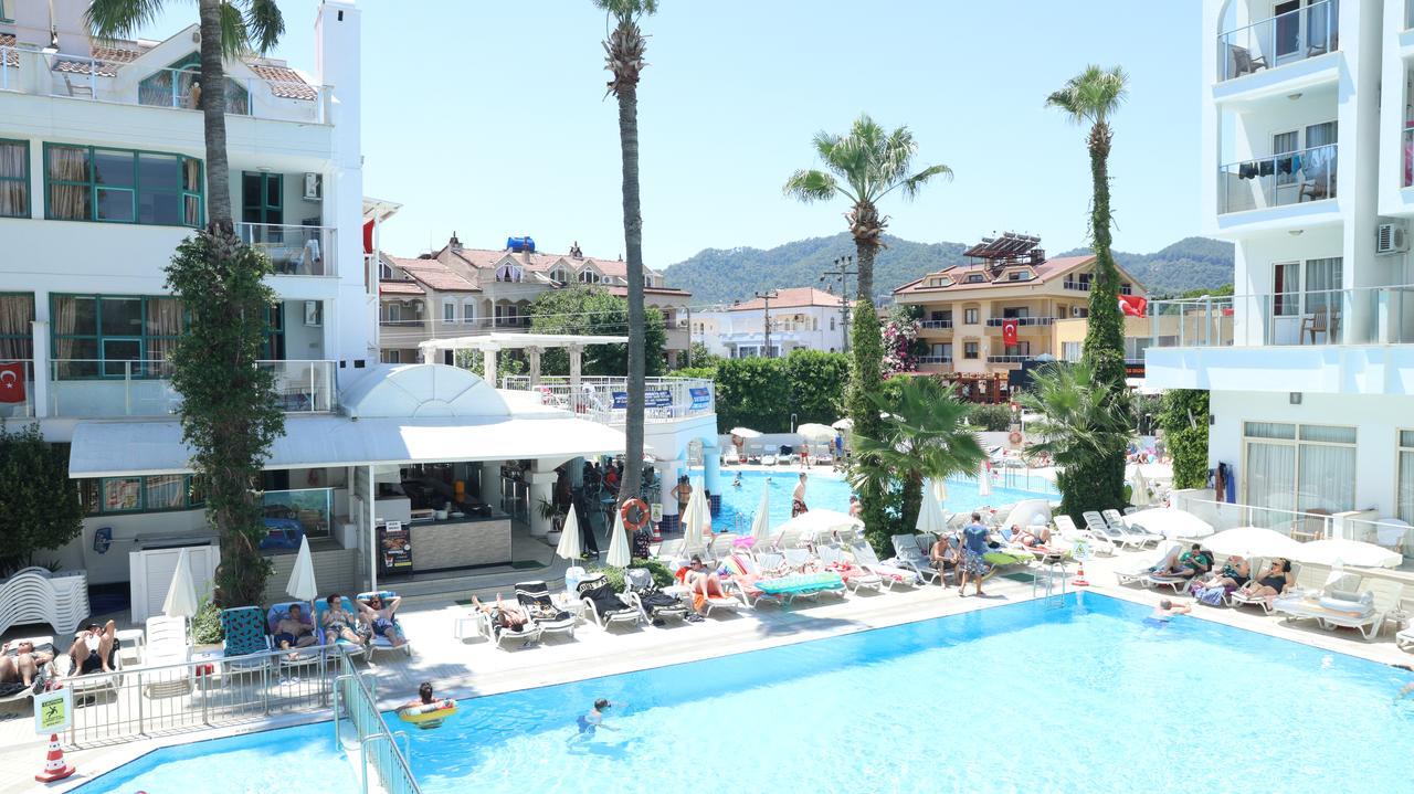 Club Atrium & Hotel