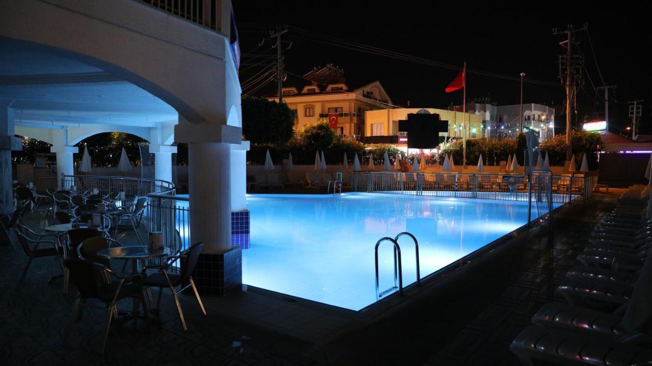 Club Atrium & 3*