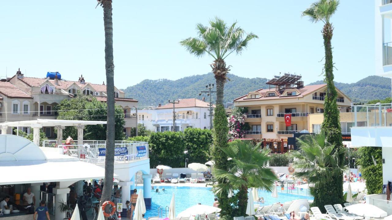 Club Atrium & Hotel