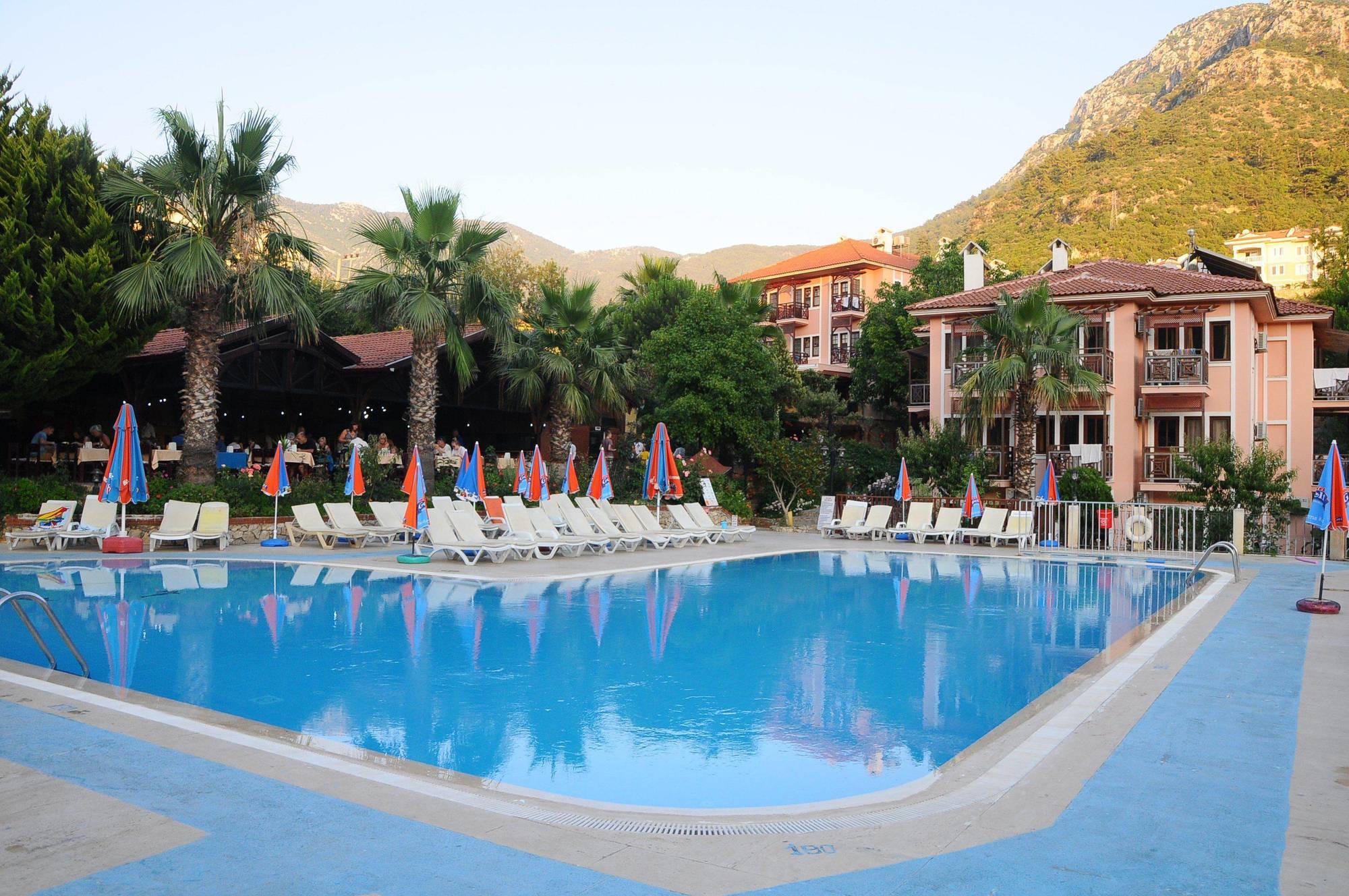 Club Pink Palace Hotel Oludeniz