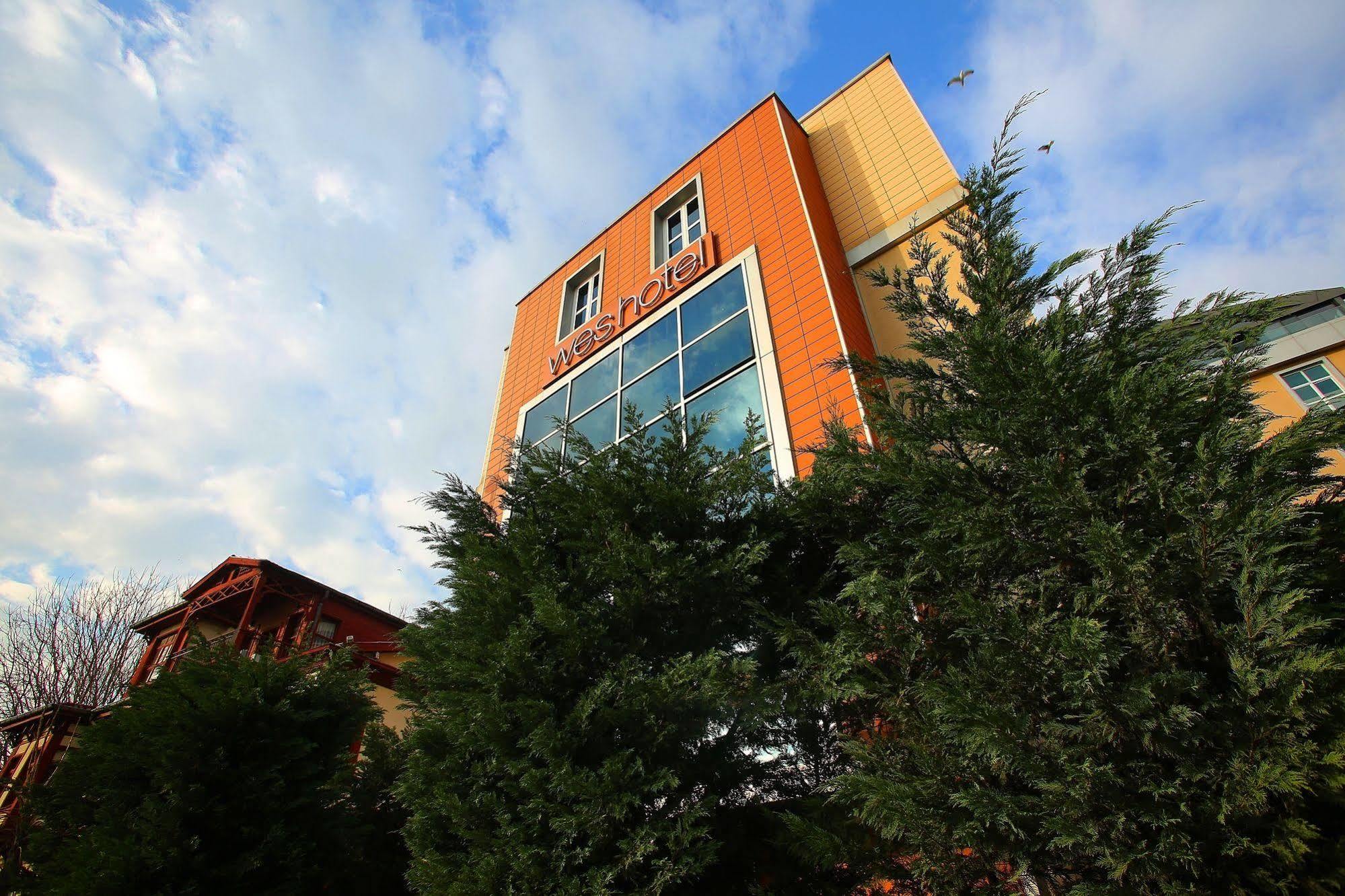 Hotel Wes 4*