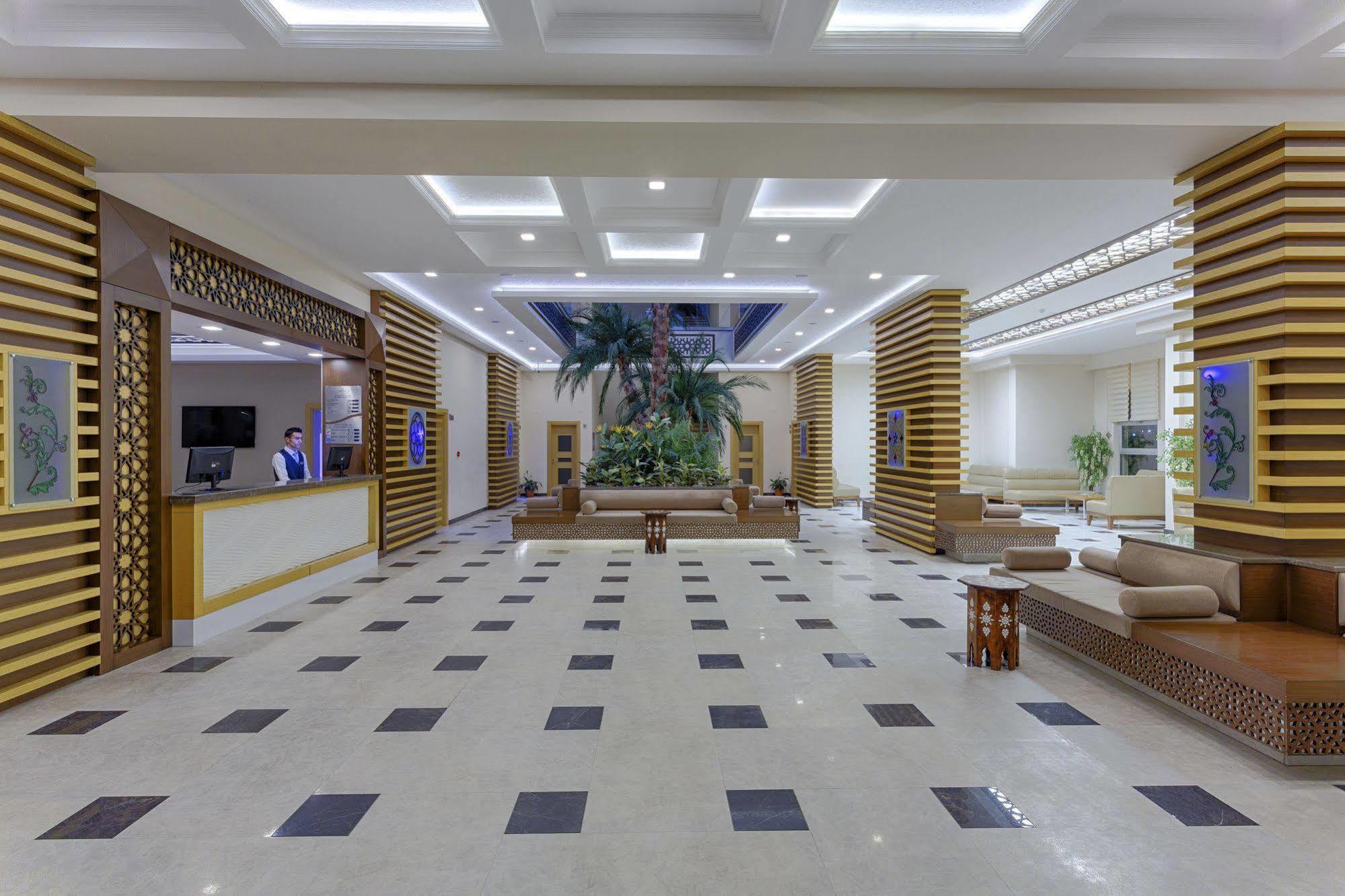 Resort Grand Ozgul Thermal Village 4*