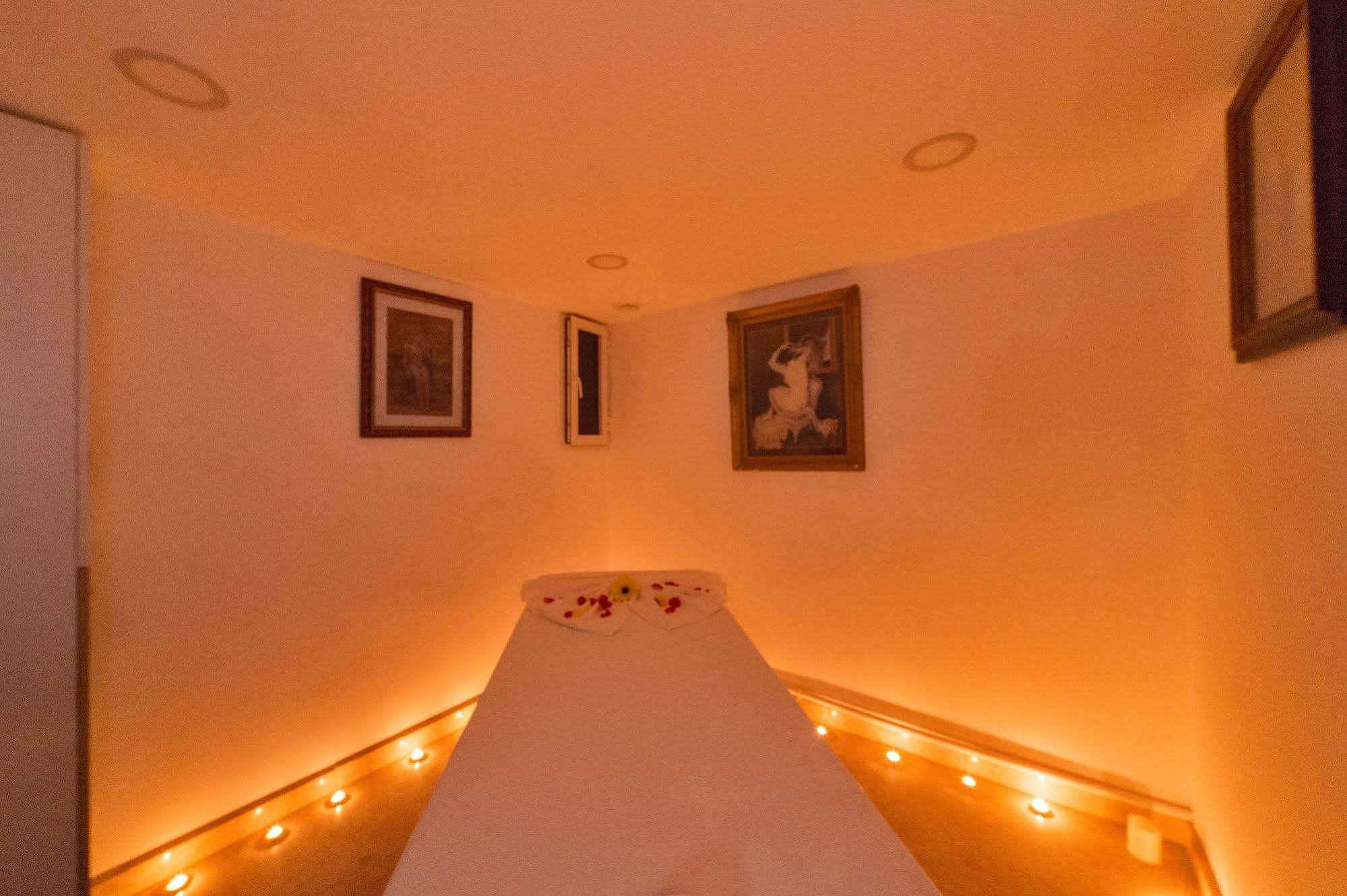 Darkmen 2 Hotel Istanbul