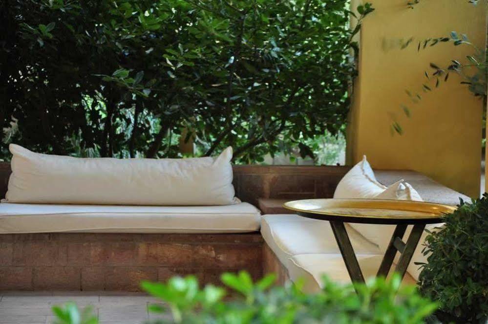 Palm Court 3*