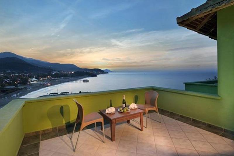 Hotel Larissa Hill 5*