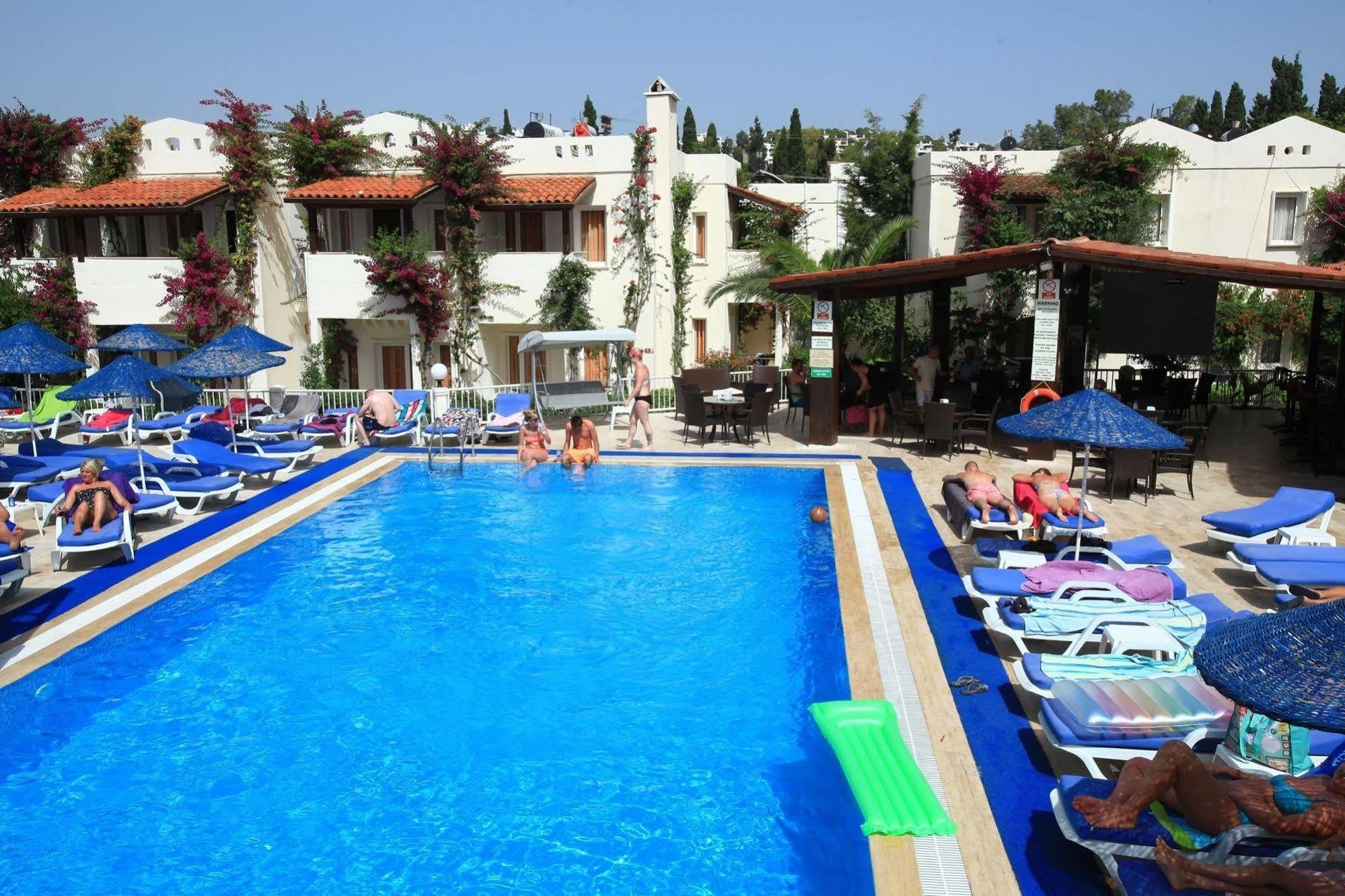 Aparthotel Summer Garden Beach Bitez