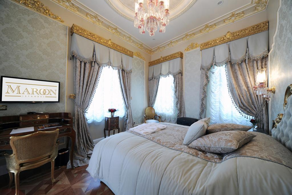 Maroon Bosphorus 5*