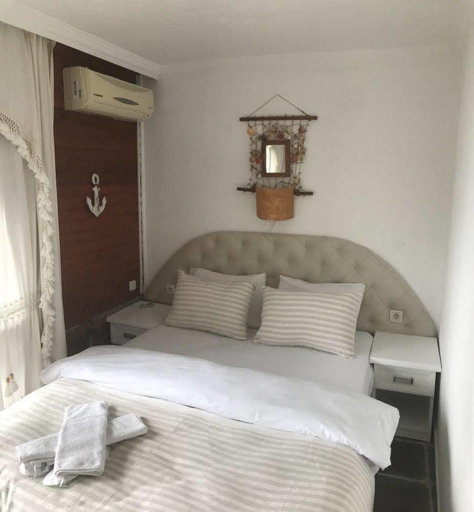Dolphin Hotel