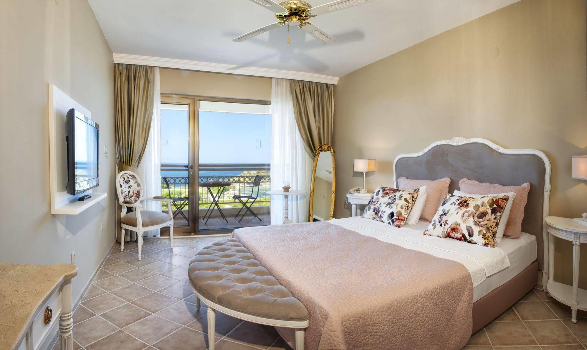 Carina Hotel Kusadasi