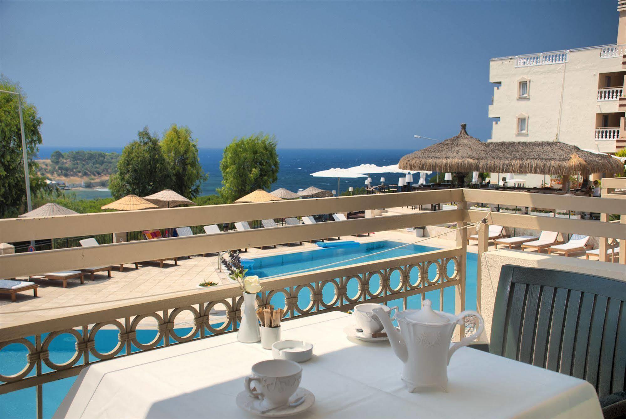 Carina Hotel
