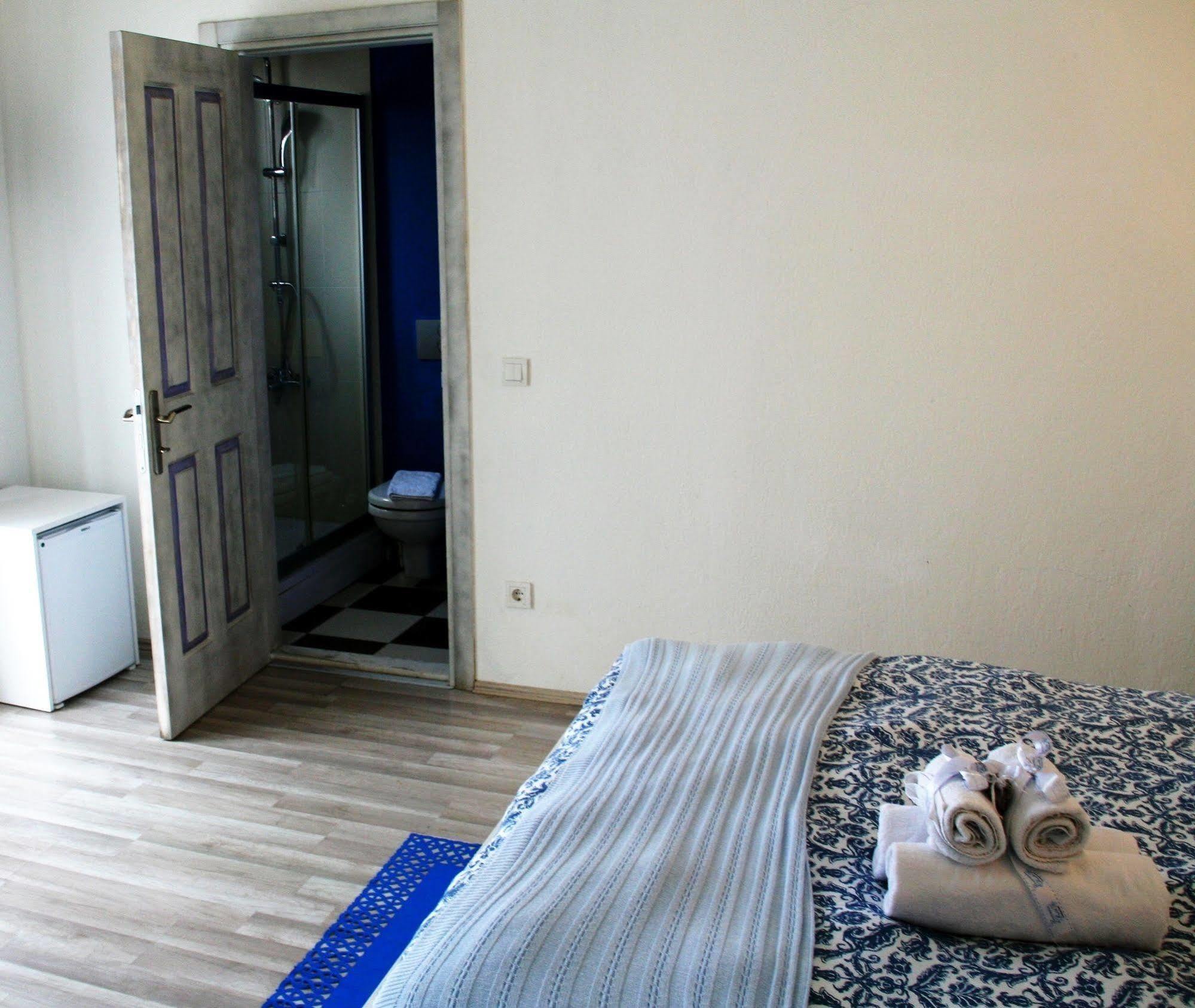 Yasemin (adults Only) 3*
