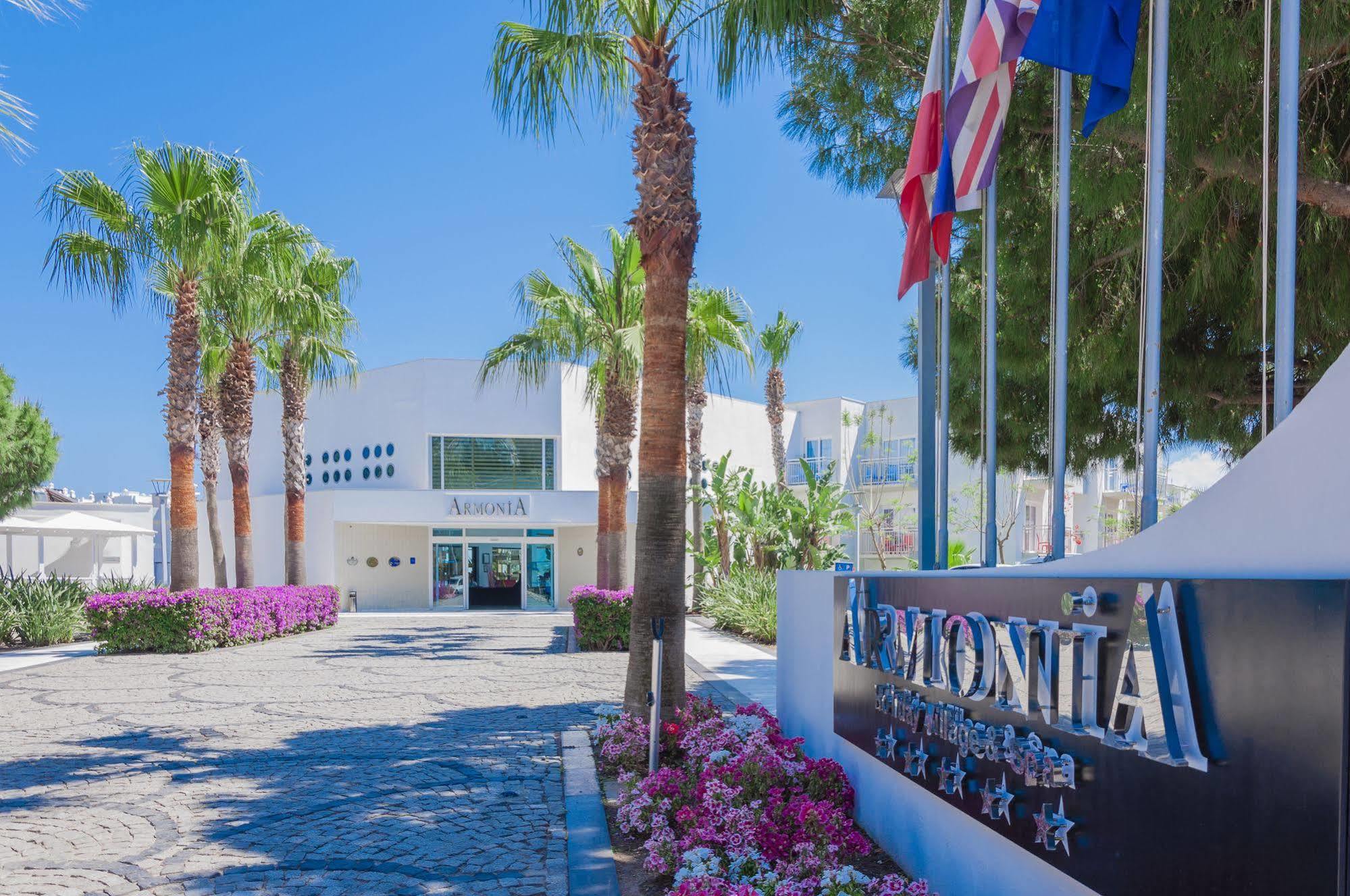 Resort Armonia Village & 5*