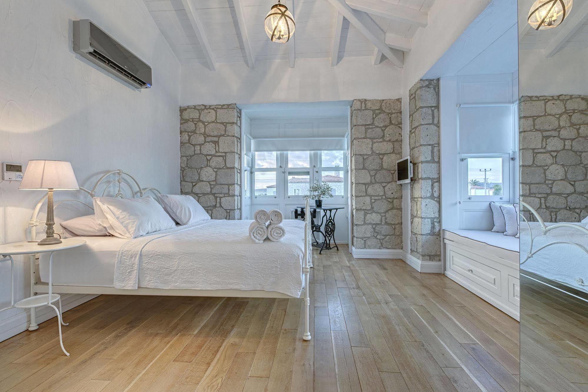 Casa Bella +12