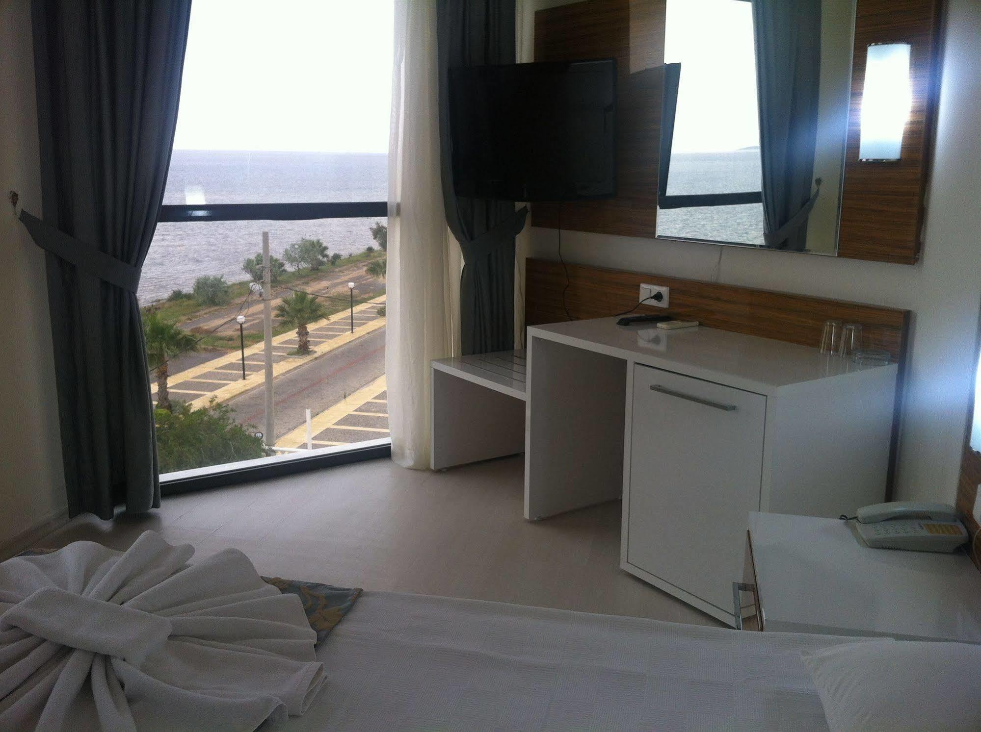 Poseidon Hotel 3*