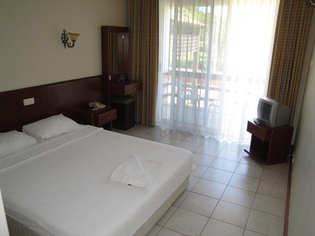 Feronia Hills Kemer