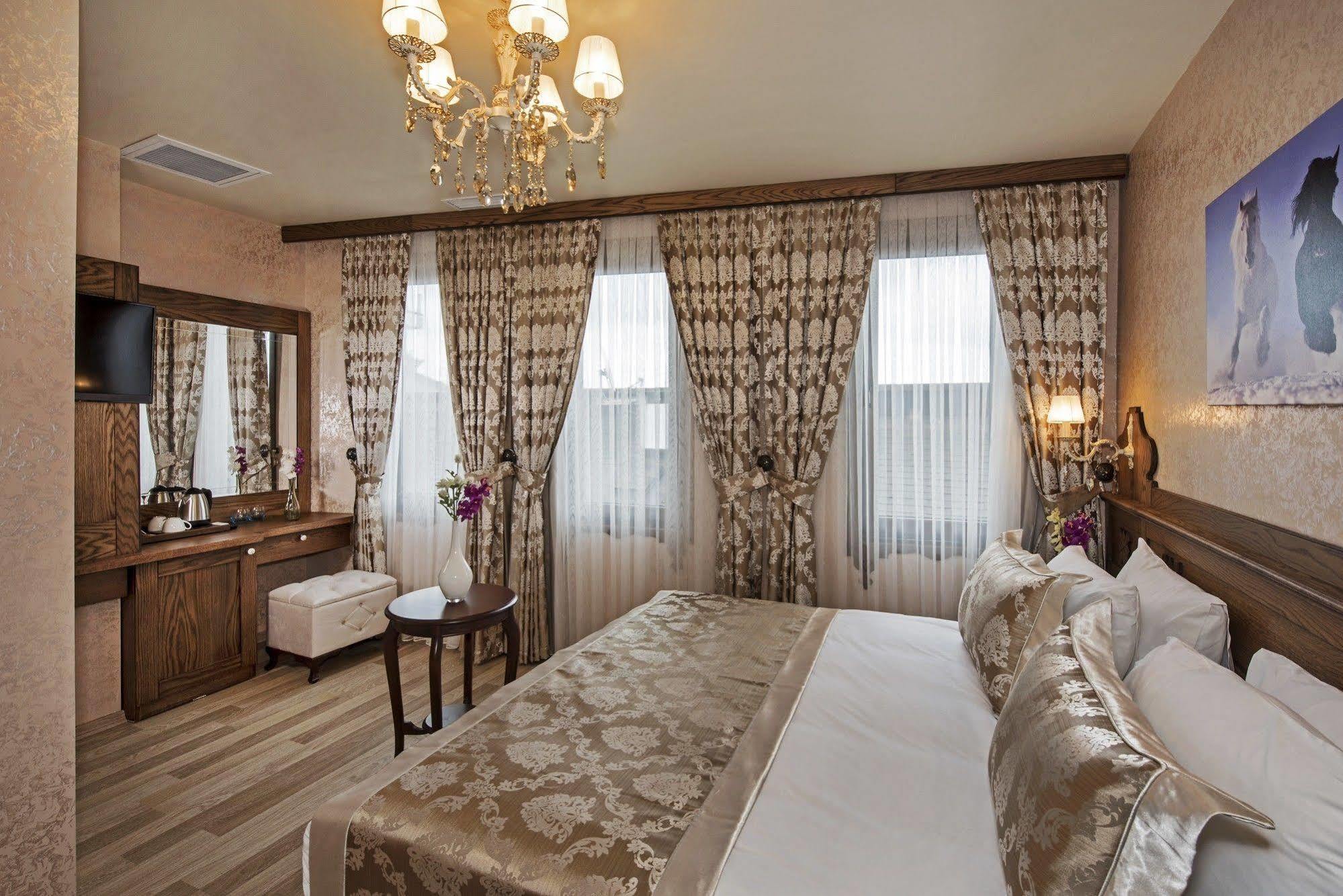 Hotel Perapolis 3*