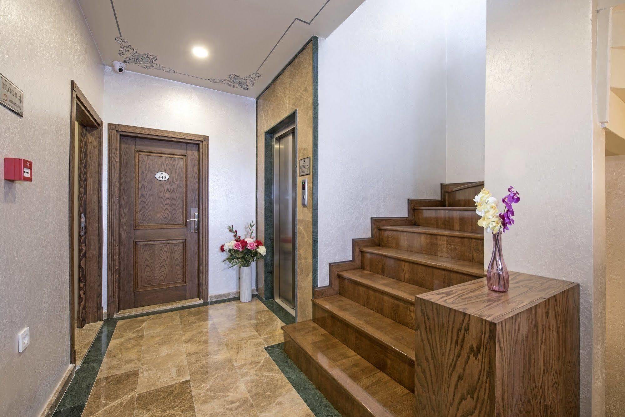 Hotel Perapolis 3*