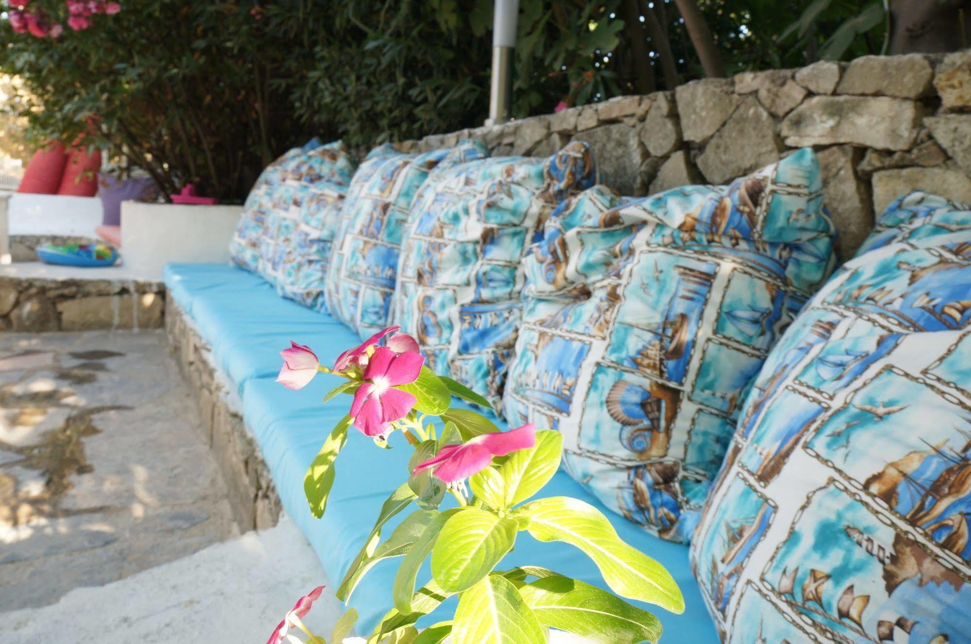 Esmana Hotel