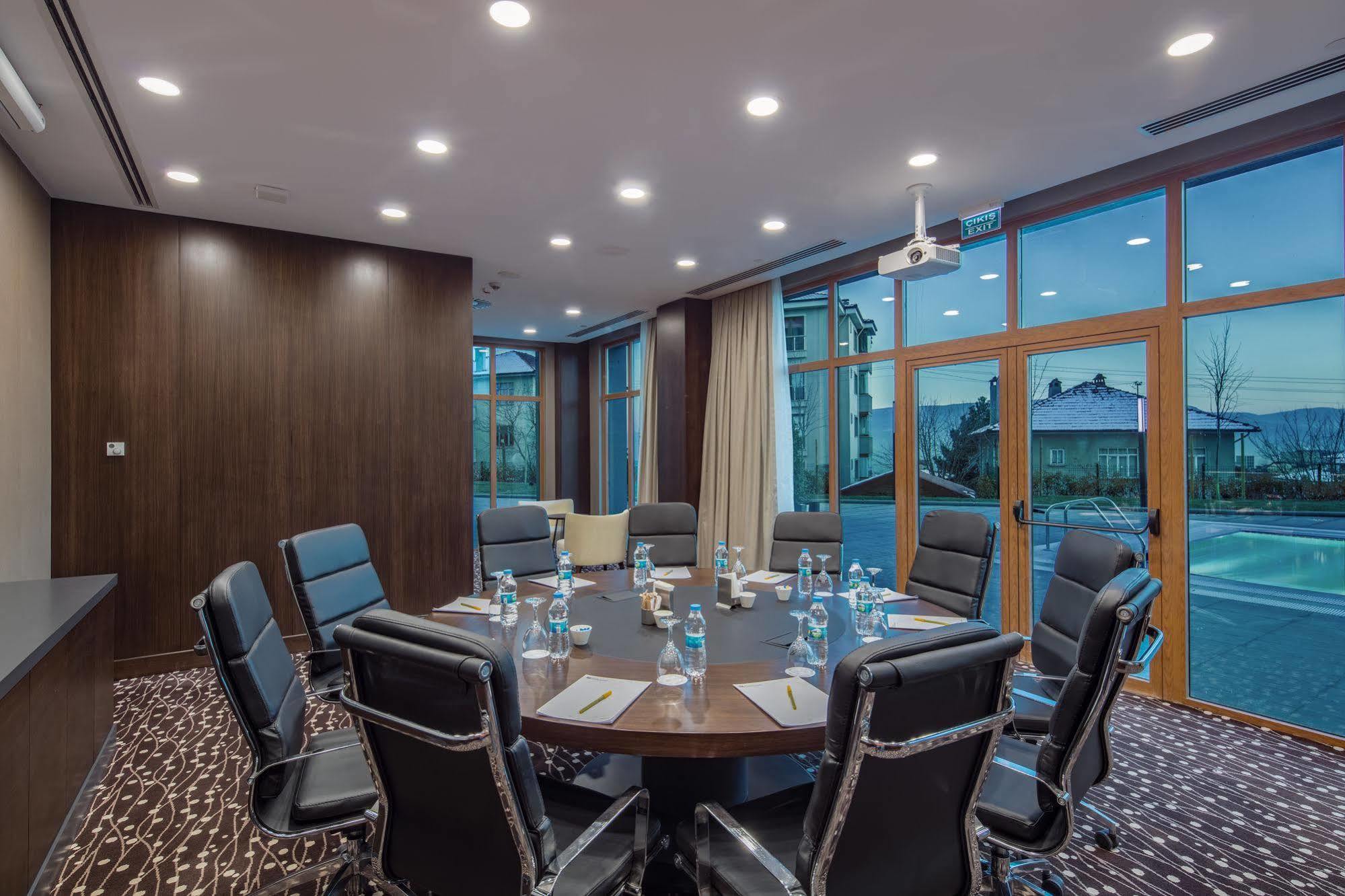 Hilton Garden 4*