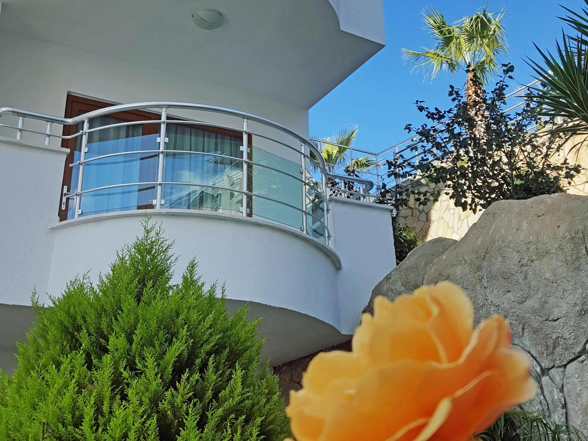 White Pearl Alanya Apartment *