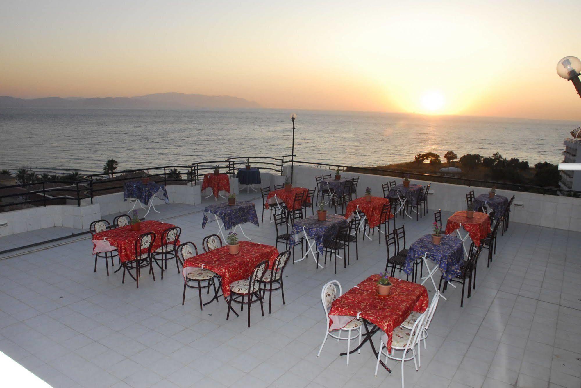 Ozgun Kusadasi