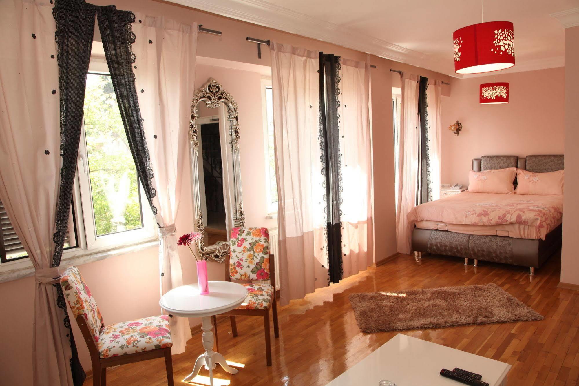 Bed & Breakfast Yesim Suites 3*