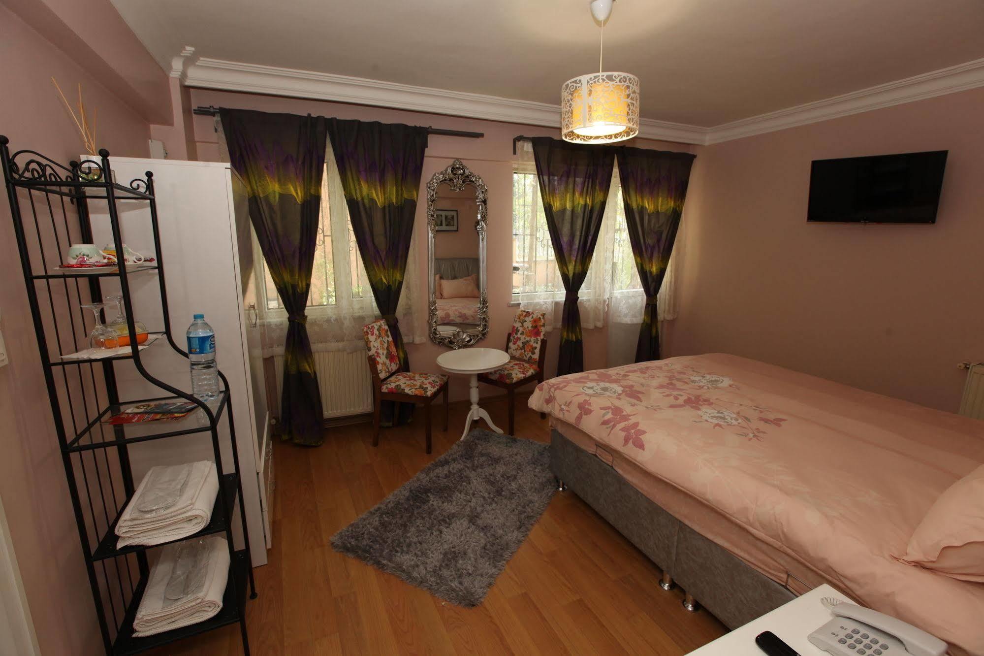 Yesim Suites Bed & Breakfast 3*