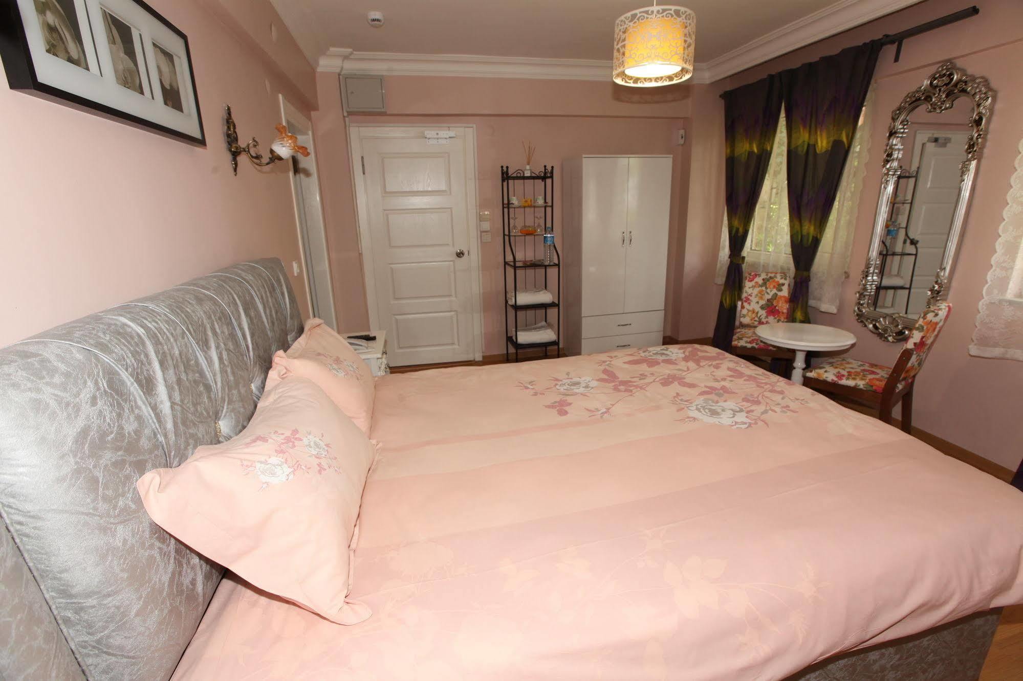 Yesim Suites Bed & Breakfast