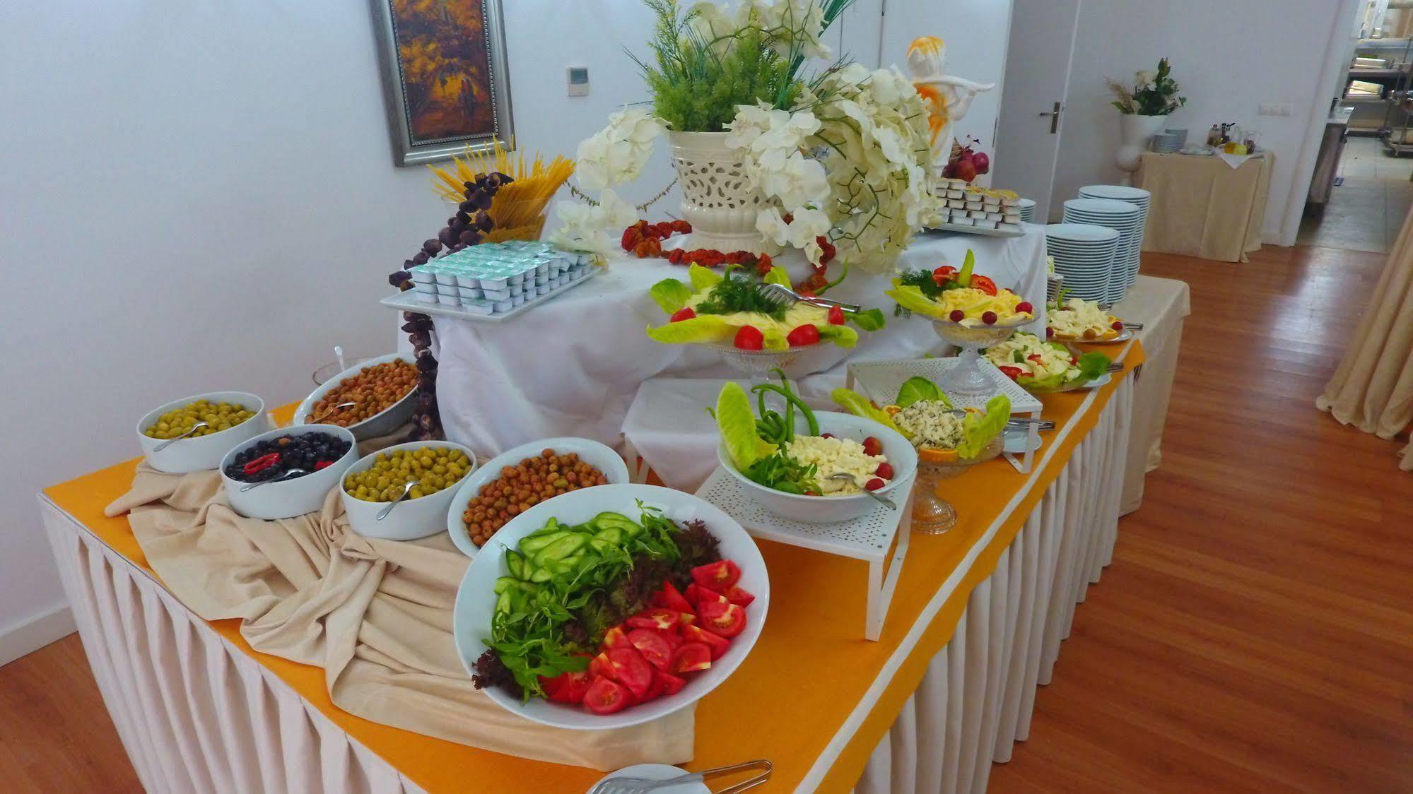 Hotel Mourouj Gloria White Palace & 4*