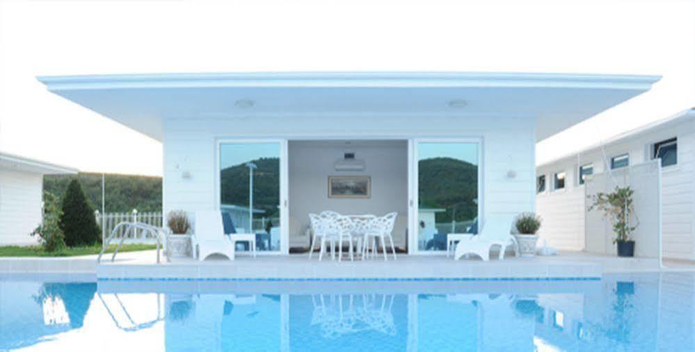 Mourouj Gloria White Palace &