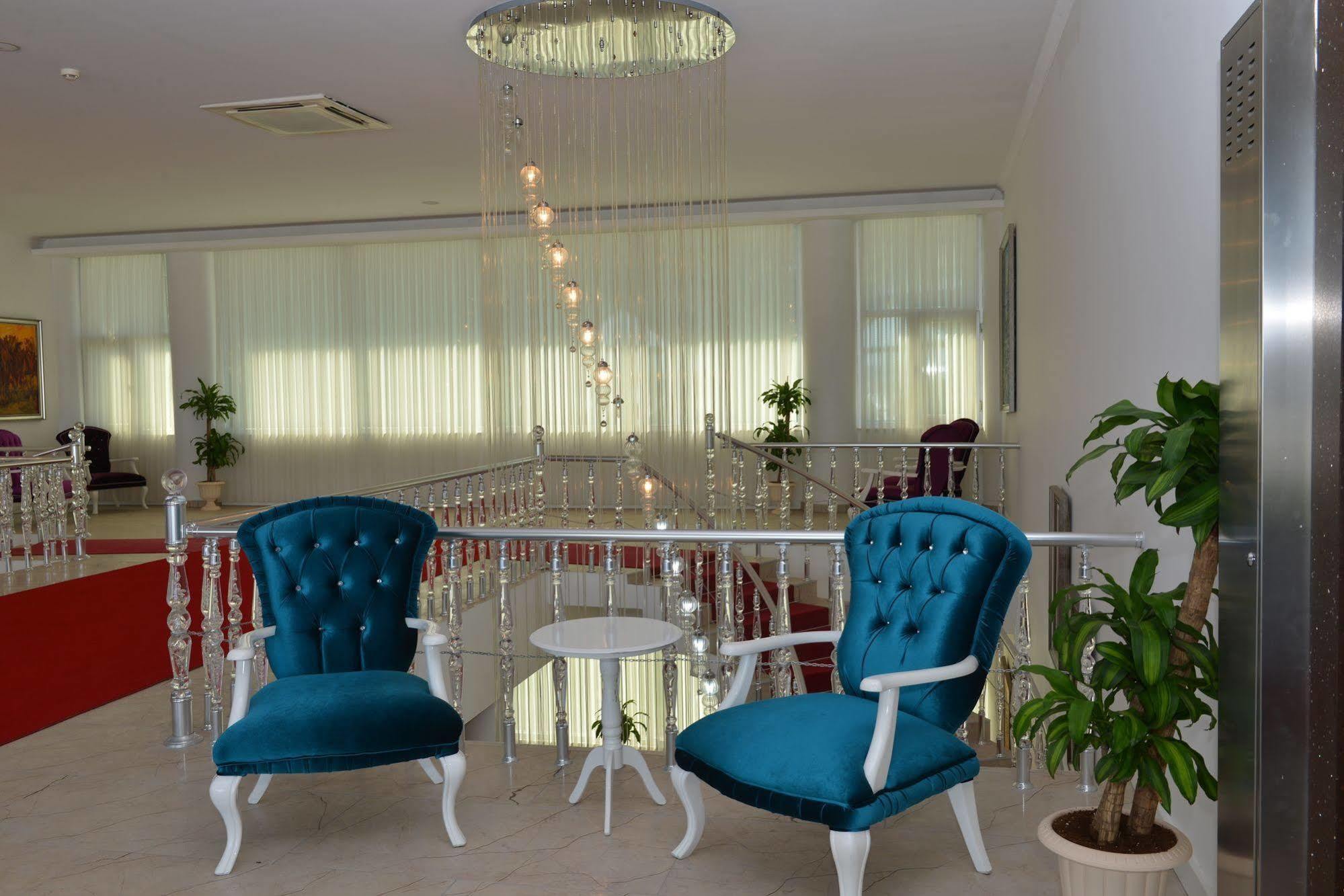 Mourouj Gloria White Palace & Hotel 4*