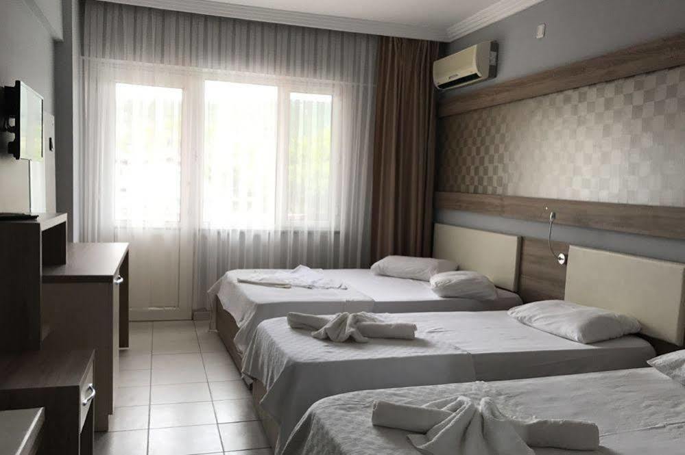Yasemin Hotel *