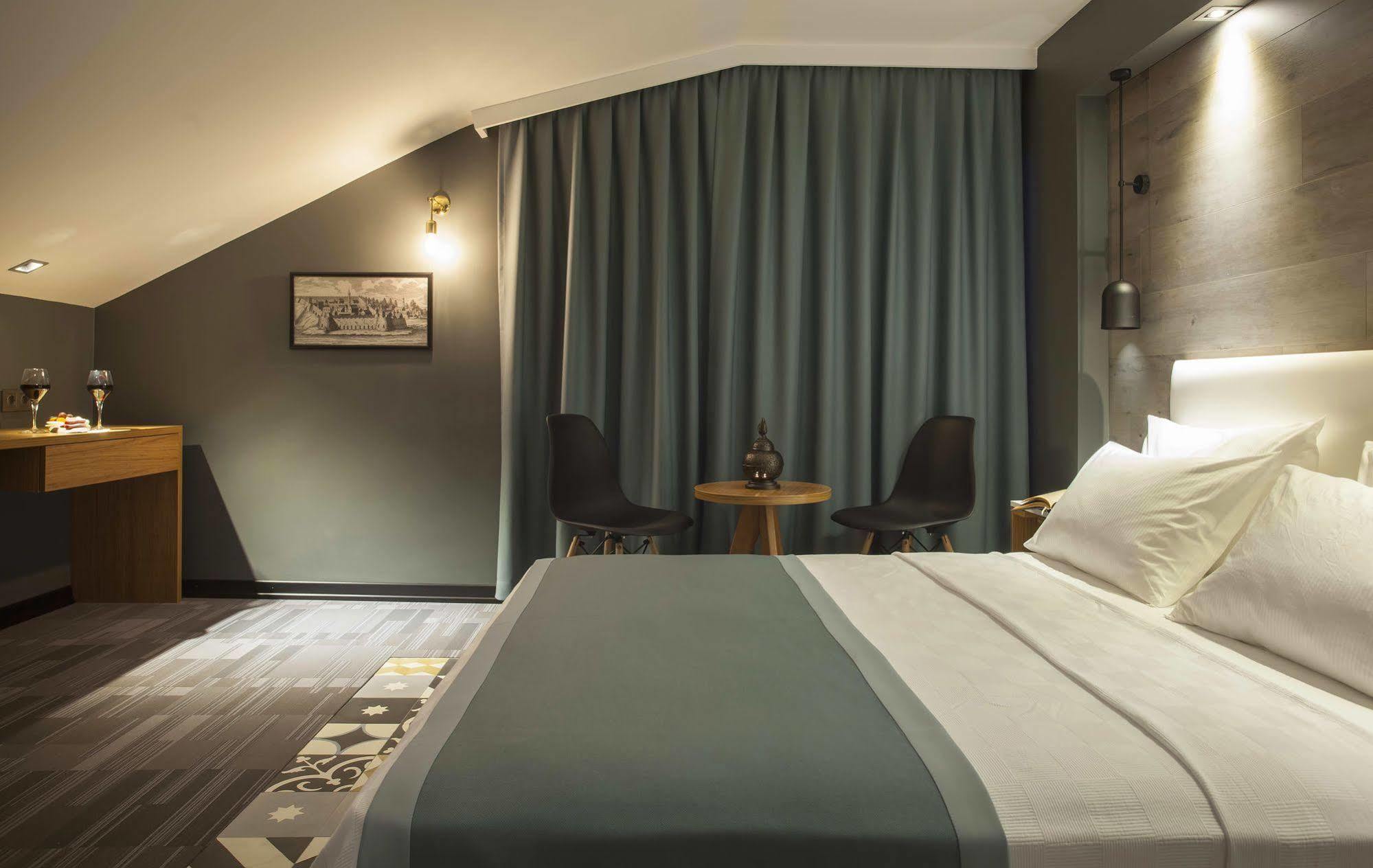Cura Hotel