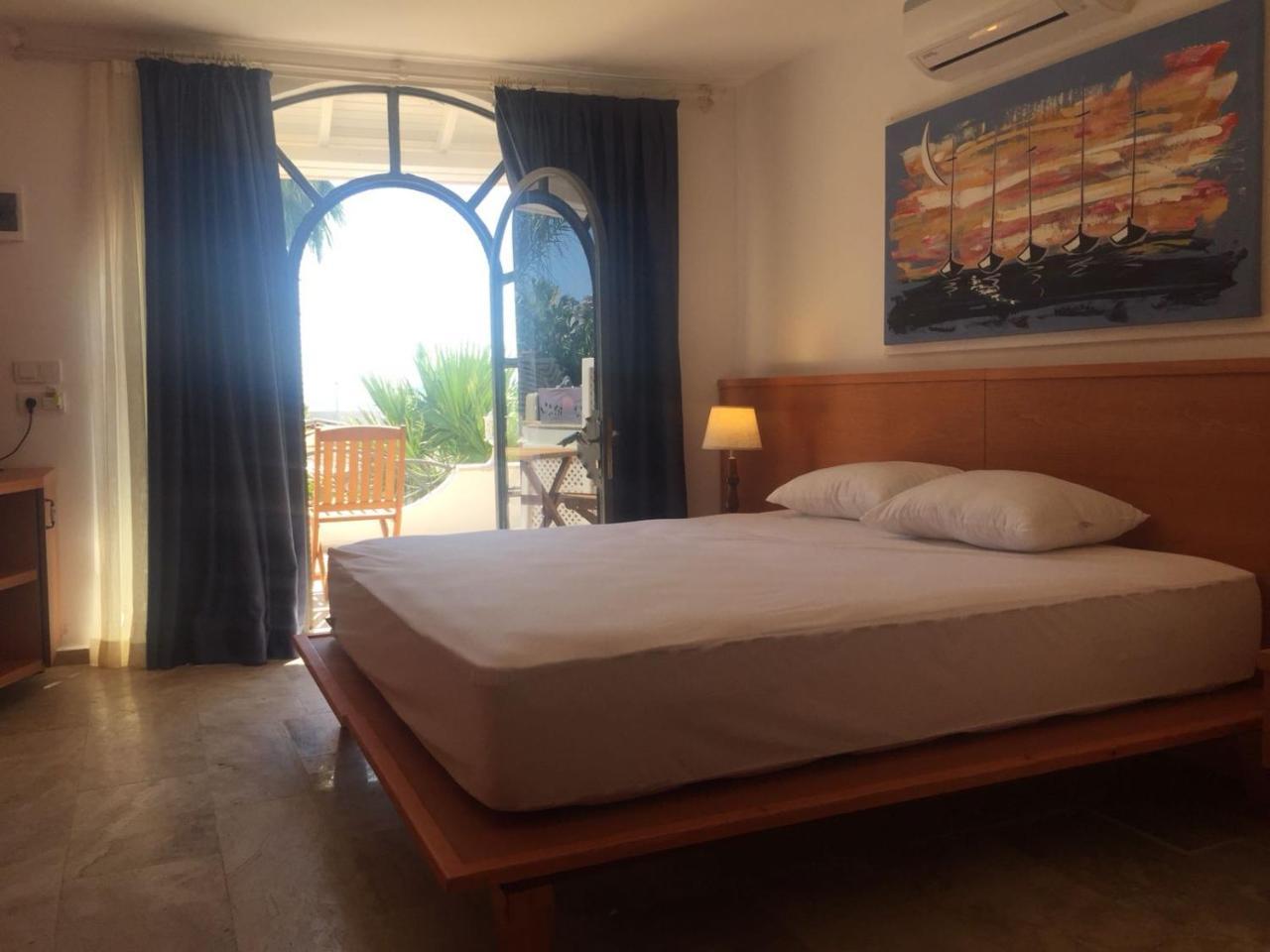 Hotel No 111 Boutique *