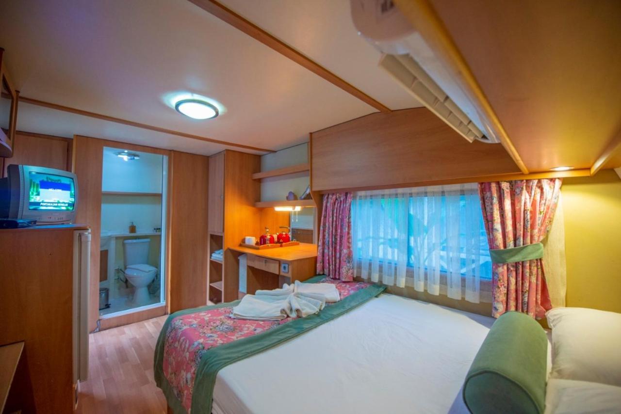 S3 Seahorse Club 3*