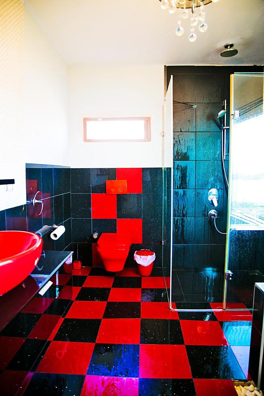 Sound Of Silence Hotel *