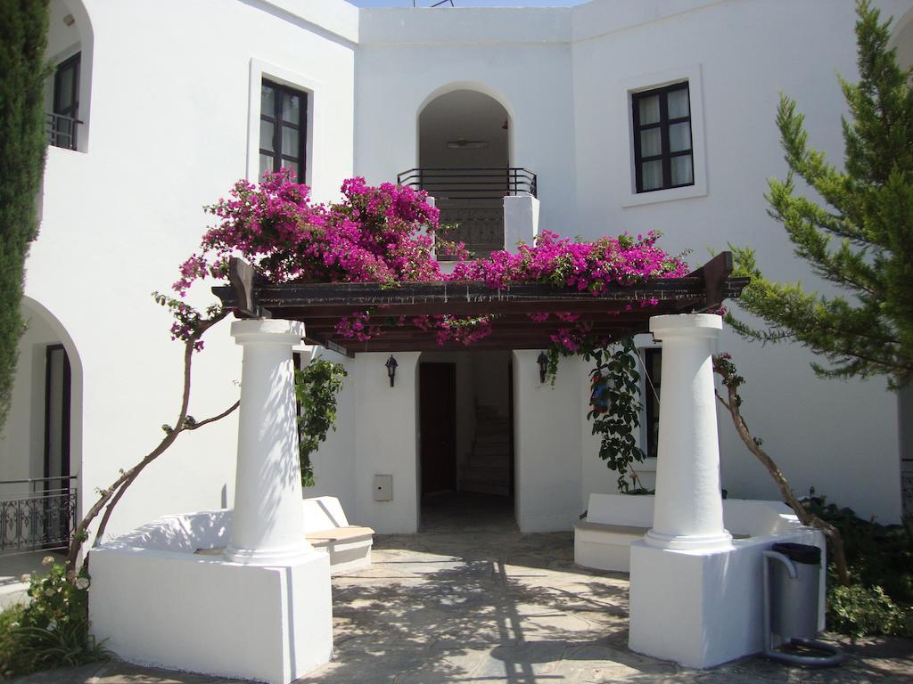 Mimosa Apartment