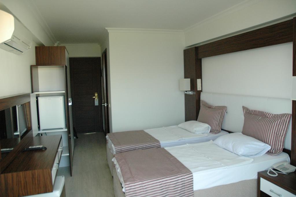 Hotel Arora 4*