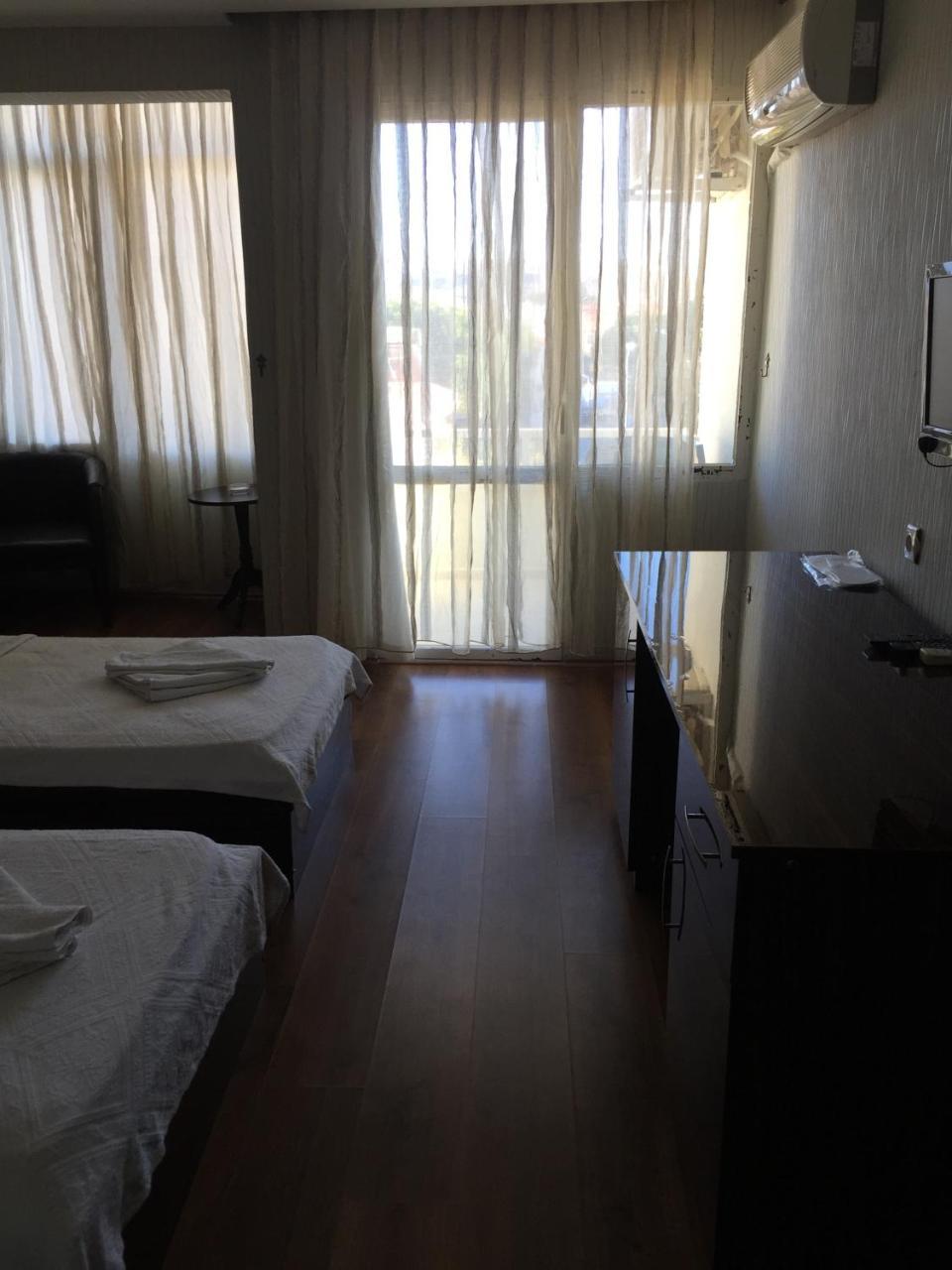 Hotel Iyonya *