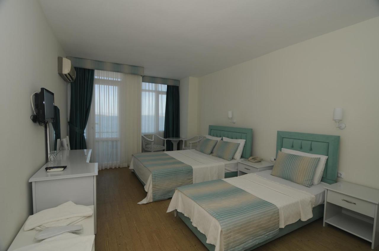 Iyonya Hotel *