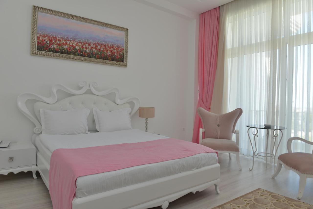 Mourouj Gloria White Palace & 4*