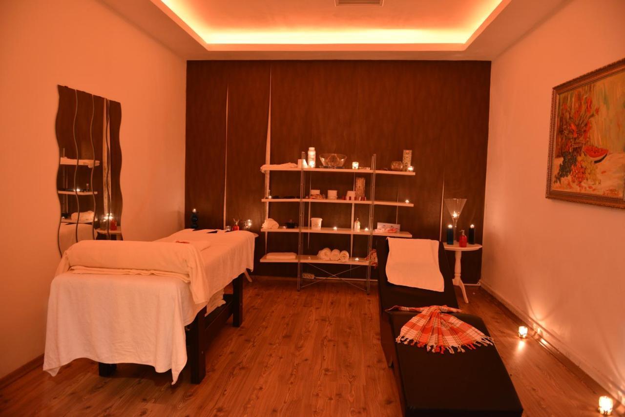 Mourouj Gloria White Palace &