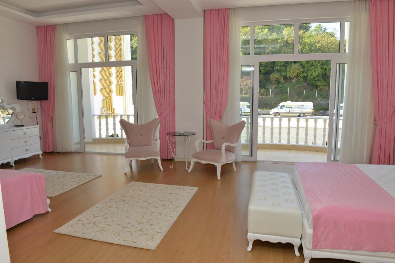 Mourouj Gloria White Palace &