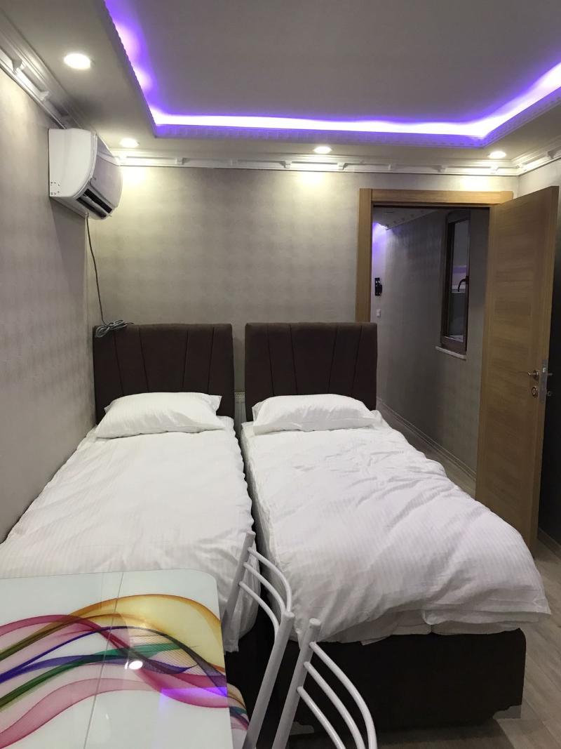 Lancelot Hotel