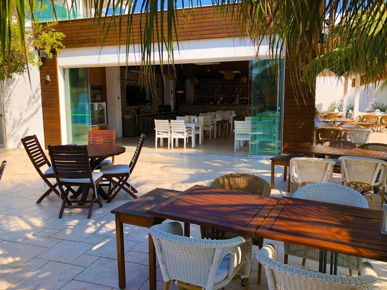 Zest Exclusive & Hotel 3*