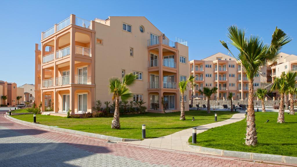 Wyndham Residences, Golf & Apartment