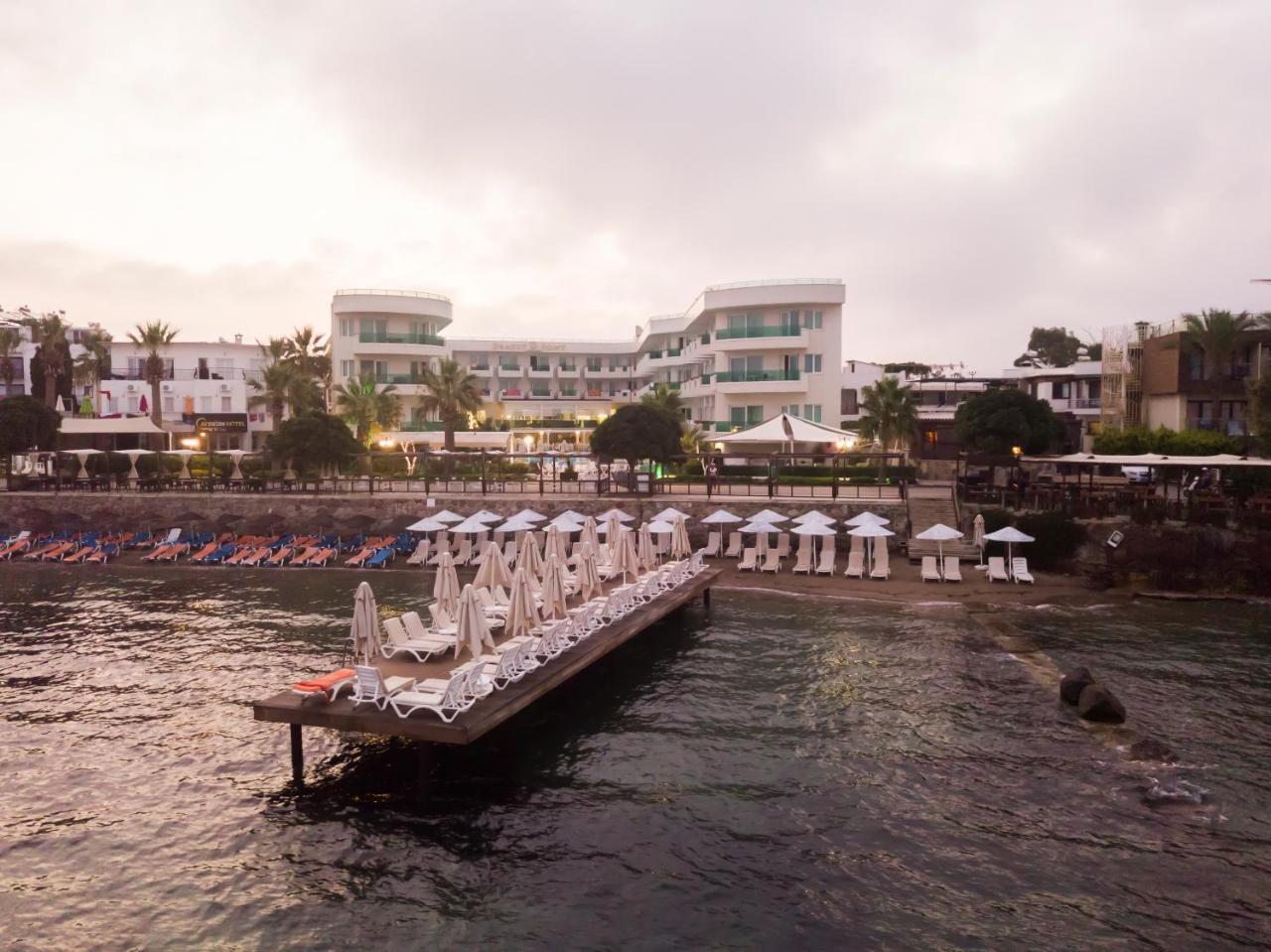 Dragut Point South 4*