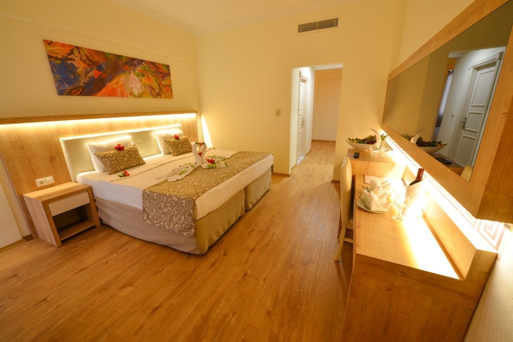 Cesars Side Hotel 5*